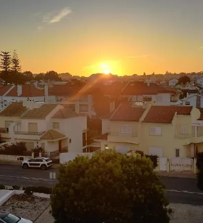 Homestay By Chris * Estoril